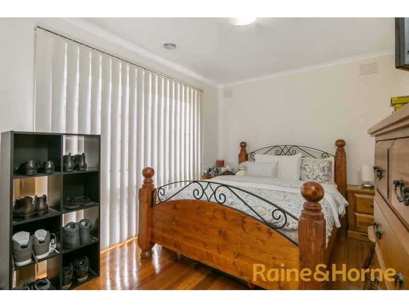 9 Camelot Drive, Albanvale VIC 3021