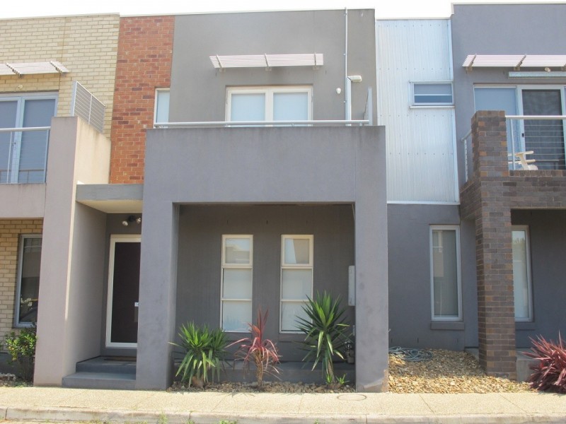 14 Oldis Close, Caroline Springs VIC 3023