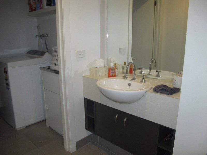 14 Oldis Close, Caroline Springs VIC 3023