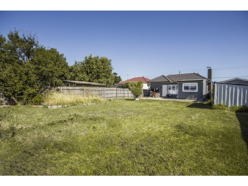 40 Clarke Avenue, St Albans VIC 3021