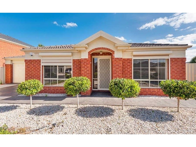 10 Rockland Court, Taylors Hill VIC 3037