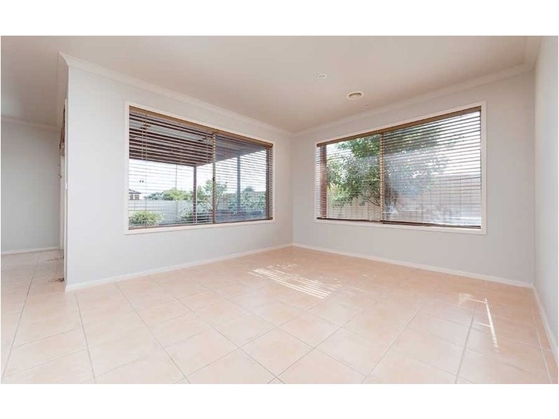 10 Rockland Court, Taylors Hill VIC 3037