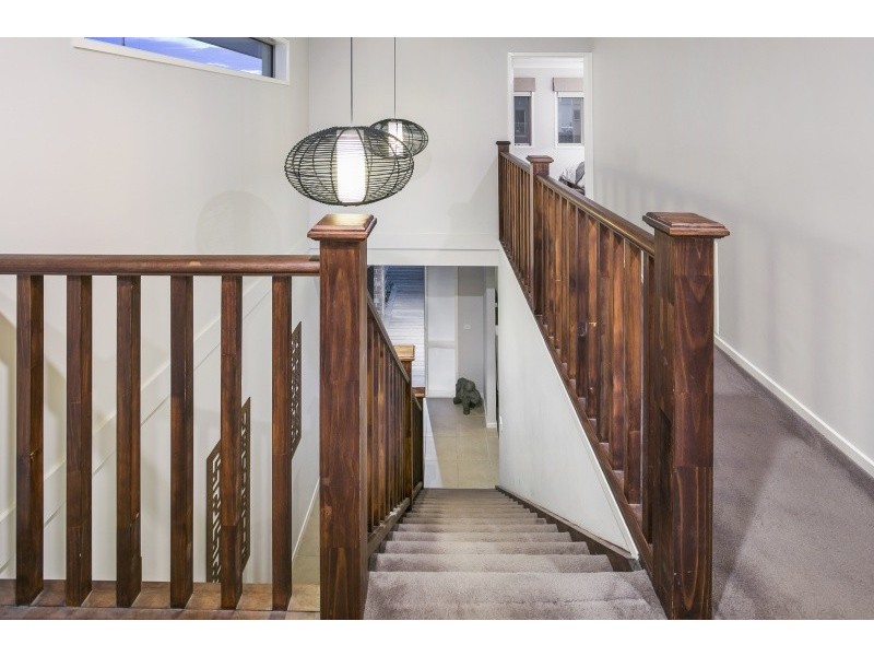 33 Boathouse Drive, Caroline Springs VIC 3023