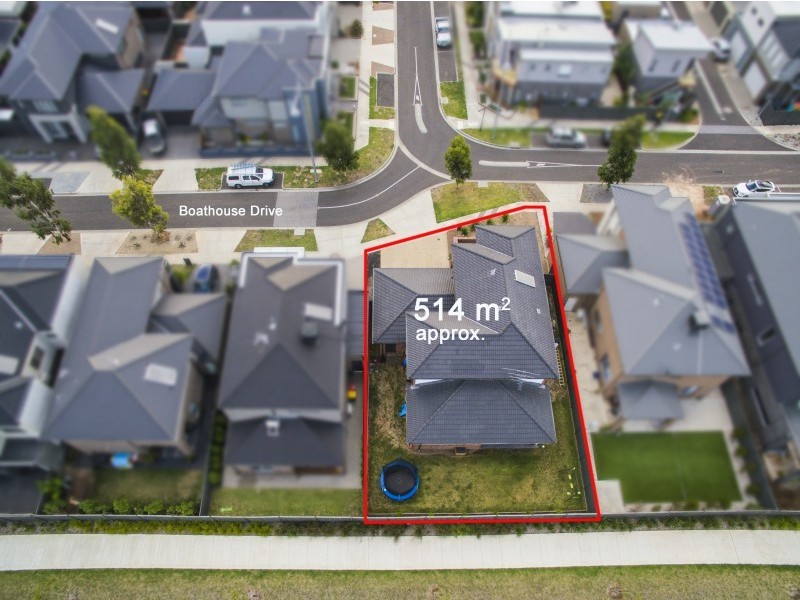 33 Boathouse Drive, Caroline Springs VIC 3023