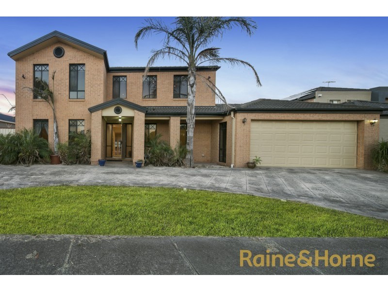 11 Edgewater Circuit, Cairnlea VIC 3023