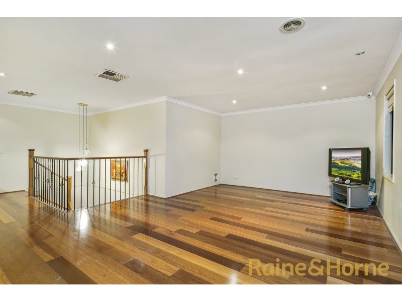 11 Edgewater Circuit, Cairnlea VIC 3023