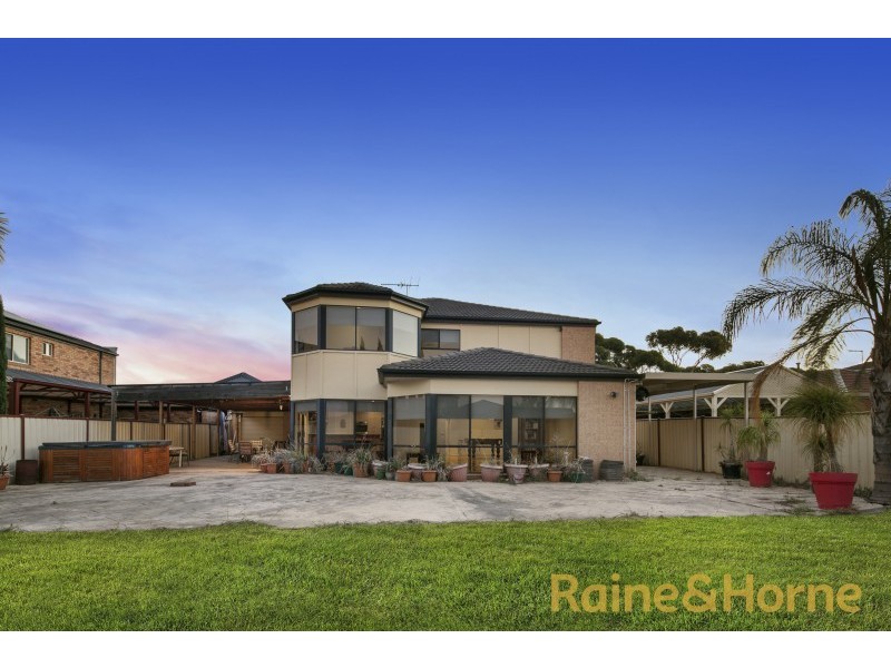 11 Edgewater Circuit, Cairnlea VIC 3023