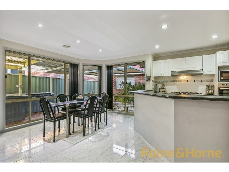 19 The Regency, Hillside VIC 3037