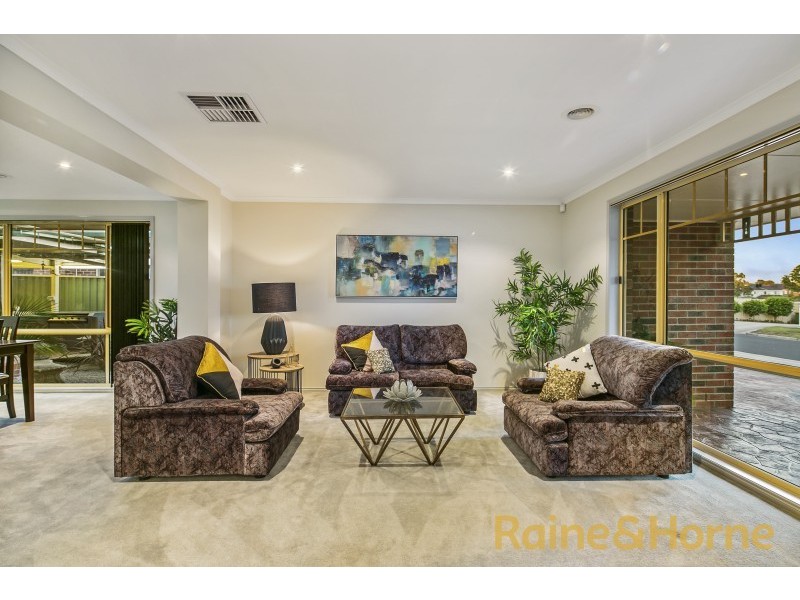 19 The Regency, Hillside VIC 3037