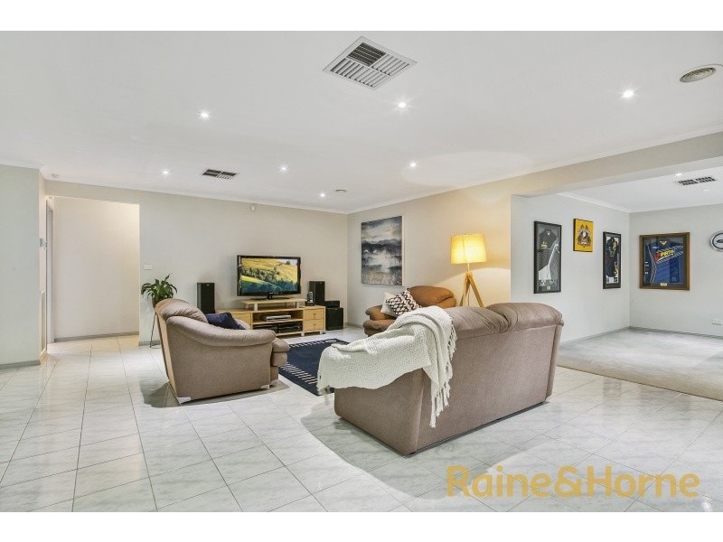 19 The Regency, Hillside VIC 3037