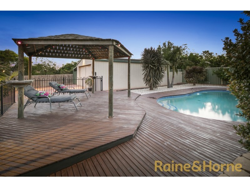 19 The Regency, Hillside VIC 3037