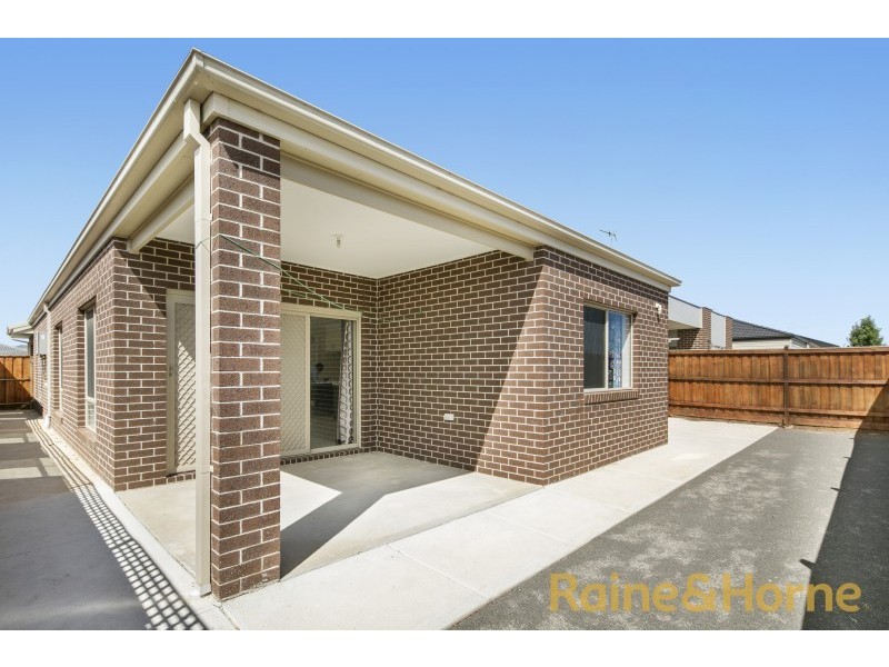 26 Annecy Boulevard ( Fraser Rise ), Plumpton VIC 3335