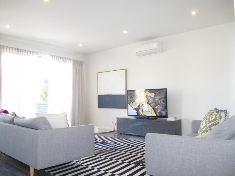 19/13 Greville Street, Caroline Springs VIC 3023