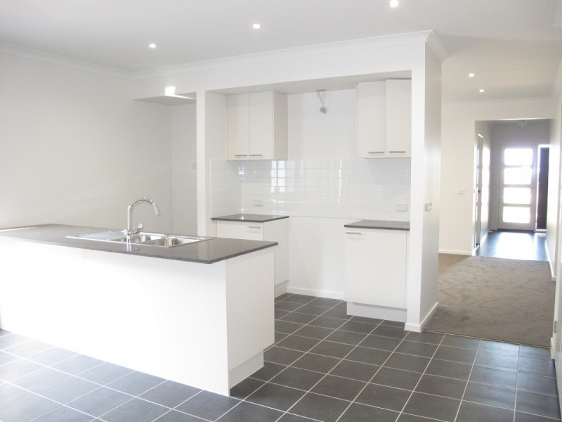 12 Trident Crescent, Plumpton VIC 3335