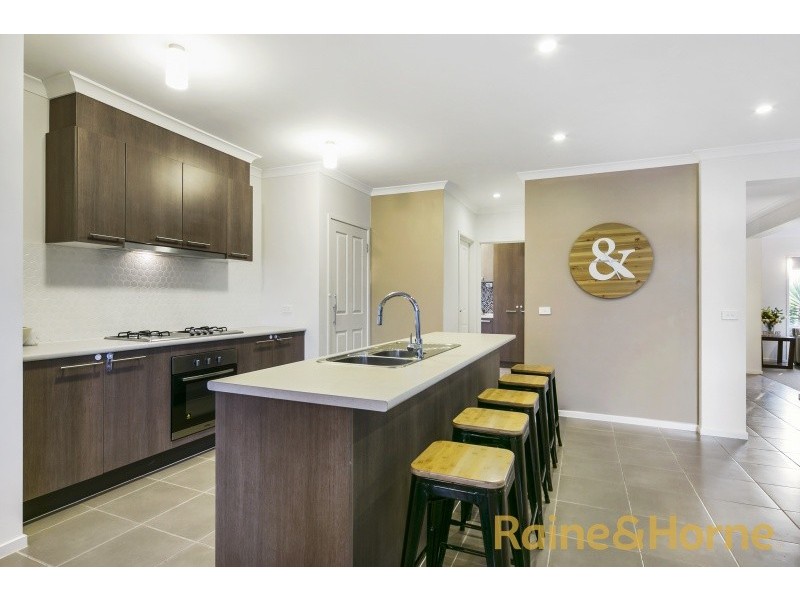 37 The Avenue, Sunbury VIC 3429