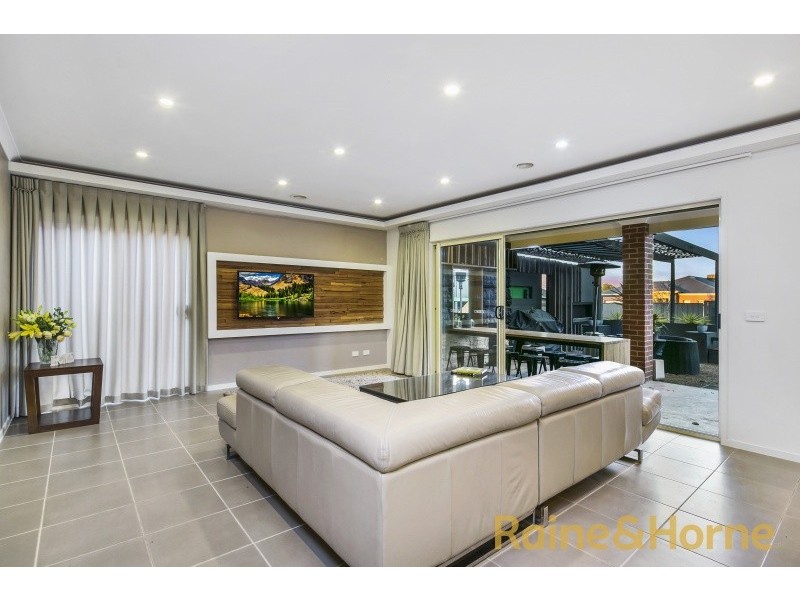 37 The Avenue, Sunbury VIC 3429