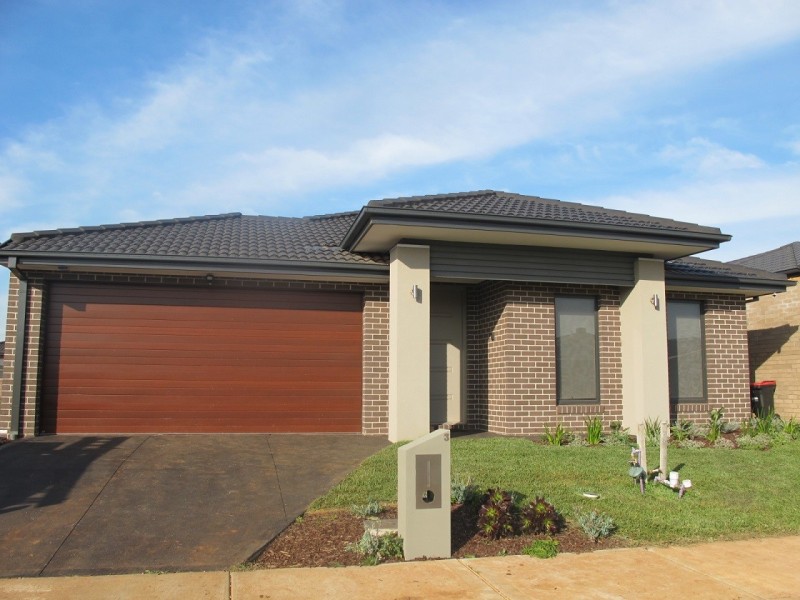 3 Bottlebrush Road, Rockbank VIC 3335
