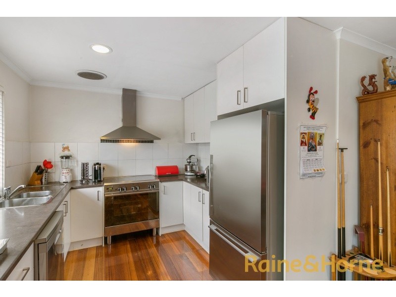 9 Camelot Drive, Albanvale VIC 3021