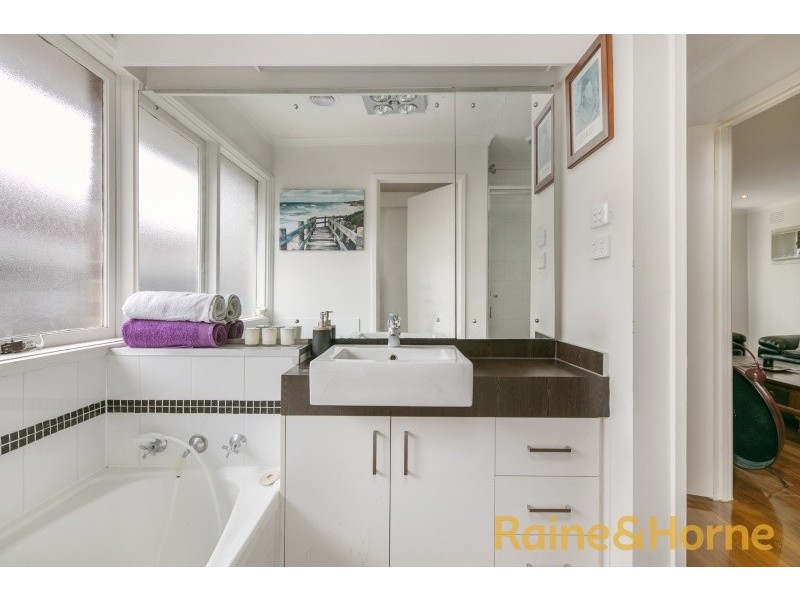 9 Camelot Drive, Albanvale VIC 3021