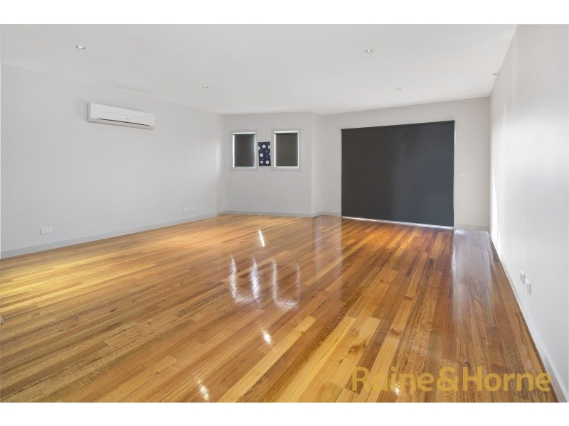 62 Commercial Road, Caroline Springs VIC 3023