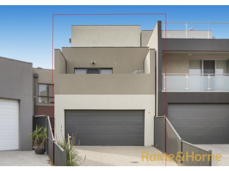 62 Commercial Road, Caroline Springs VIC 3023