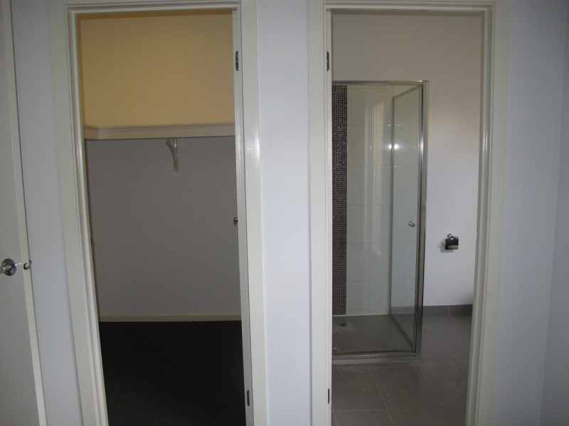 25 Viewbank Walk, Caroline Springs VIC 3023