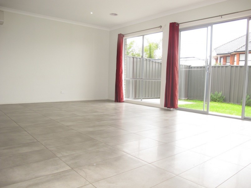 19 Bimbadeen Street, Burnside VIC 3023