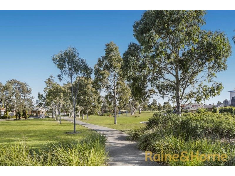 18 Stockton Drive, Cairnlea VIC 3023