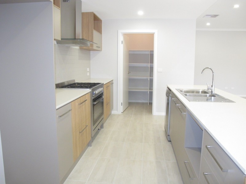 14 Fleece Road, Rockbank VIC 3335