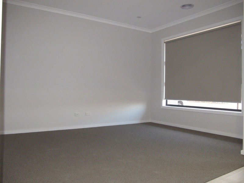 14 Fleece Road, Rockbank VIC 3335