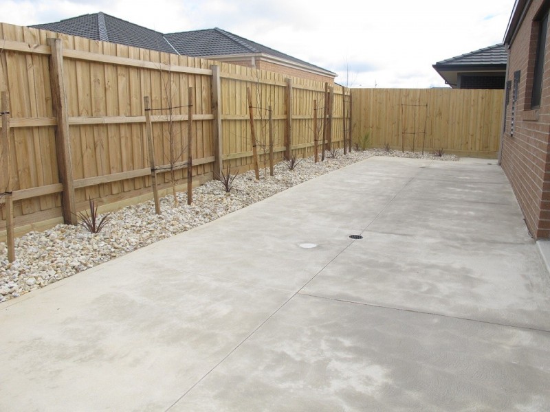 14 Fleece Road, Rockbank VIC 3335