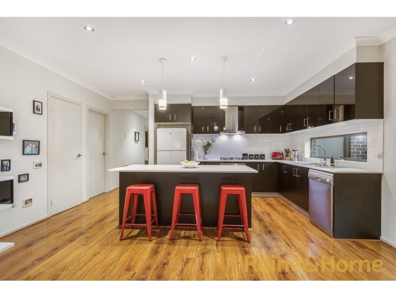 4 Phoenix Grove, Plumpton VIC 3335