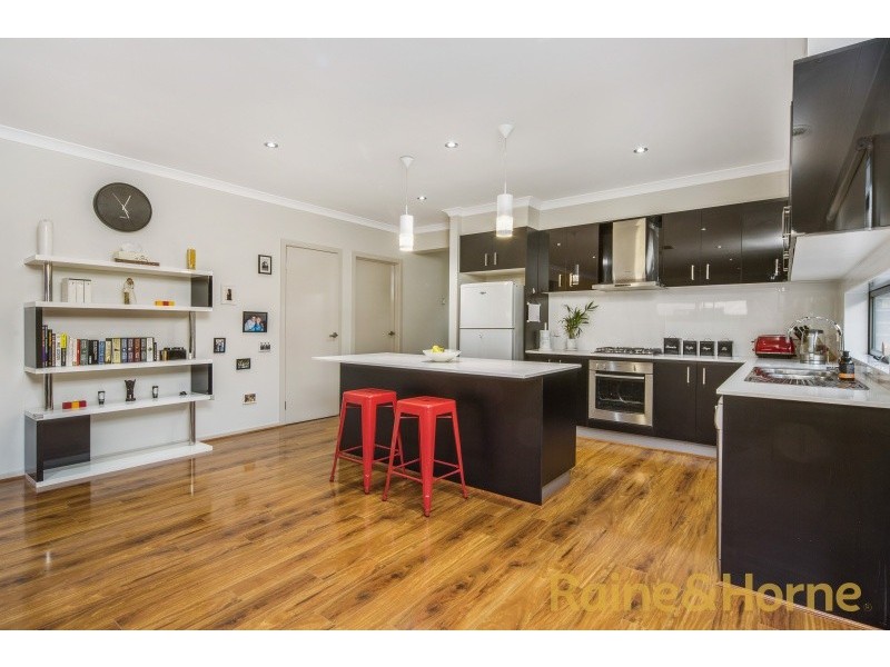 4 Phoenix Grove, Plumpton VIC 3335