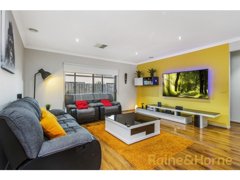 4 Phoenix Grove, Plumpton VIC 3335