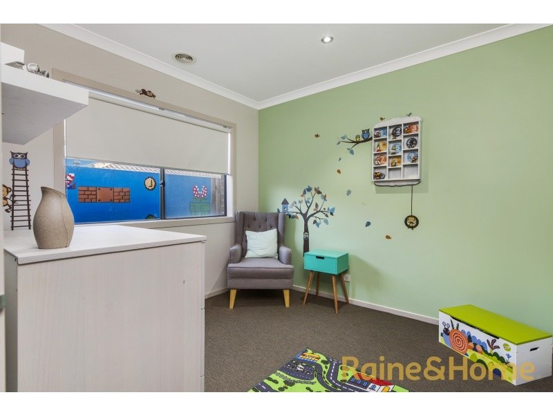 4 Phoenix Grove, Plumpton VIC 3335