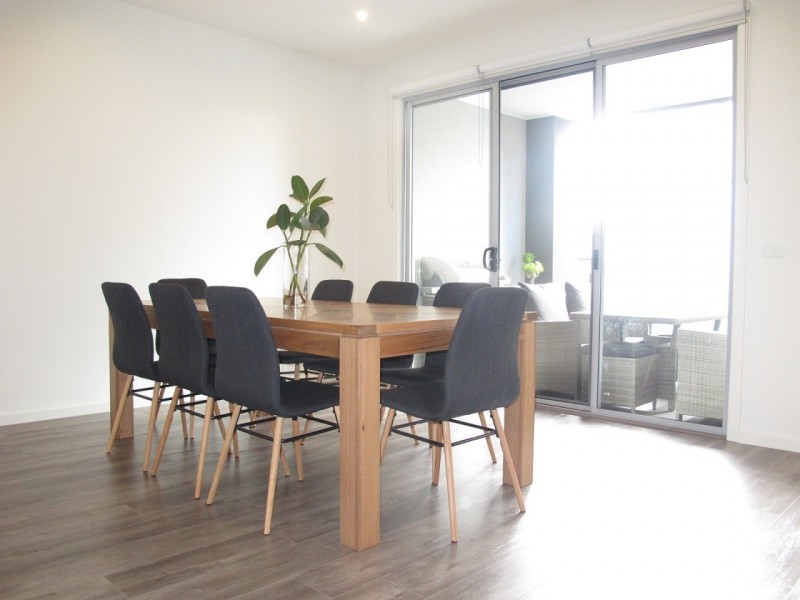 4/13 Greville Street, Caroline Springs VIC 3023