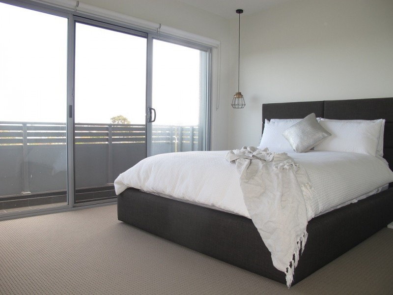 4/13 Greville Street, Caroline Springs VIC 3023