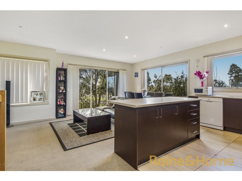 11/17-21 Cobaw Circuit, Caroline Springs VIC 3023