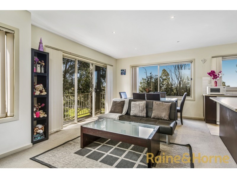 11/17-21 Cobaw Circuit, Caroline Springs VIC 3023