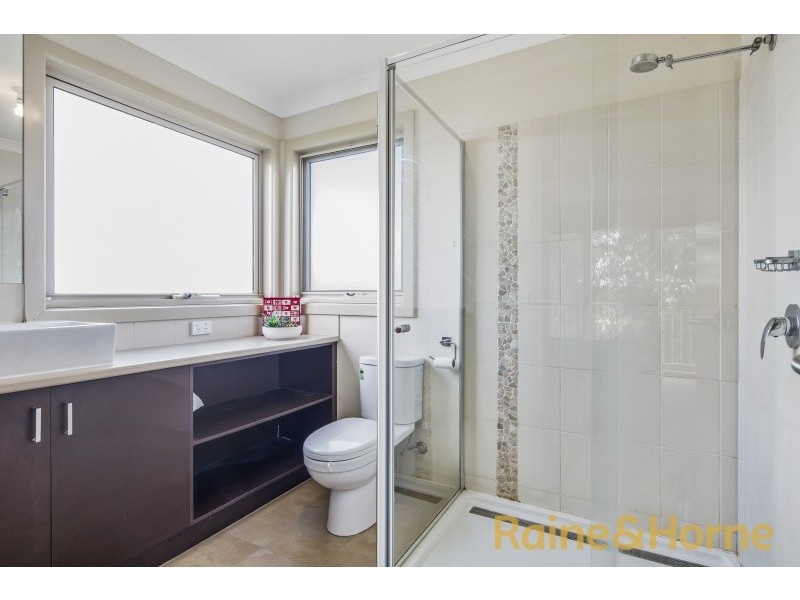 11/17-21 Cobaw Circuit, Caroline Springs VIC 3023