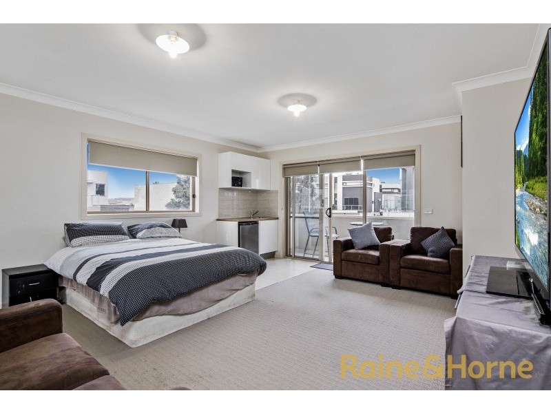 24 Boathouse Drive, Caroline Springs VIC 3023