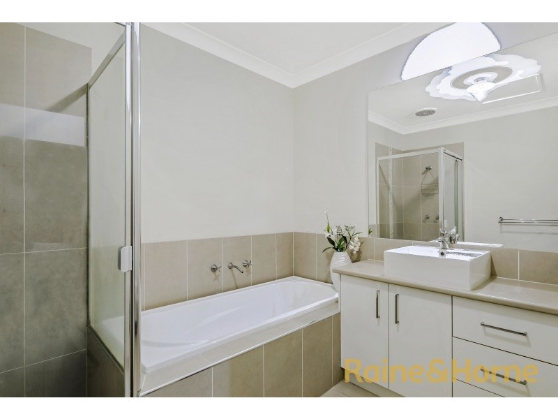 24 Boathouse Drive, Caroline Springs VIC 3023