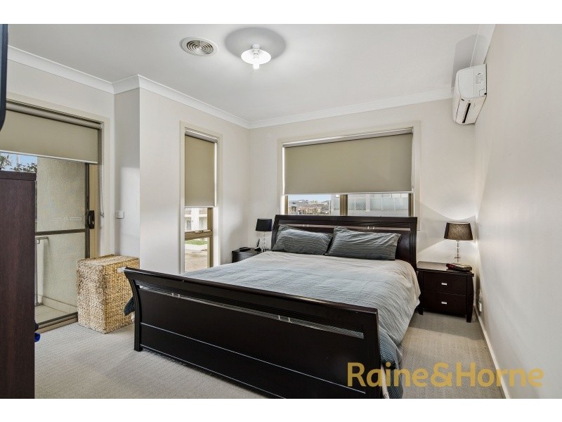 24 Boathouse Drive, Caroline Springs VIC 3023