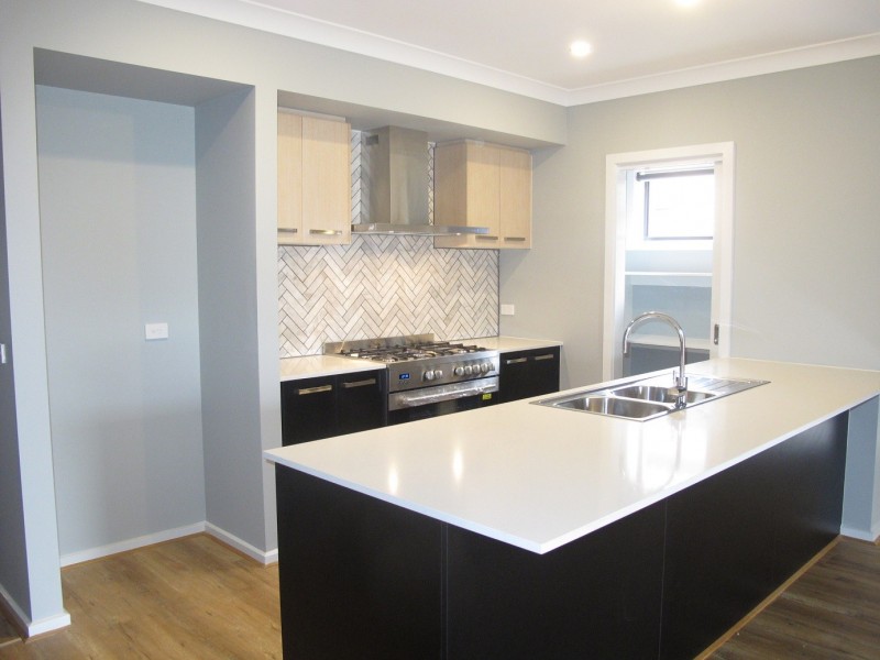 35 Riders Circuit, Rockbank VIC 3335