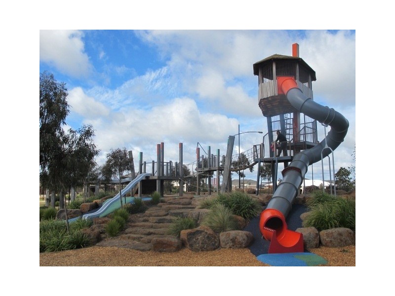 35 Riders Circuit, Rockbank VIC 3335