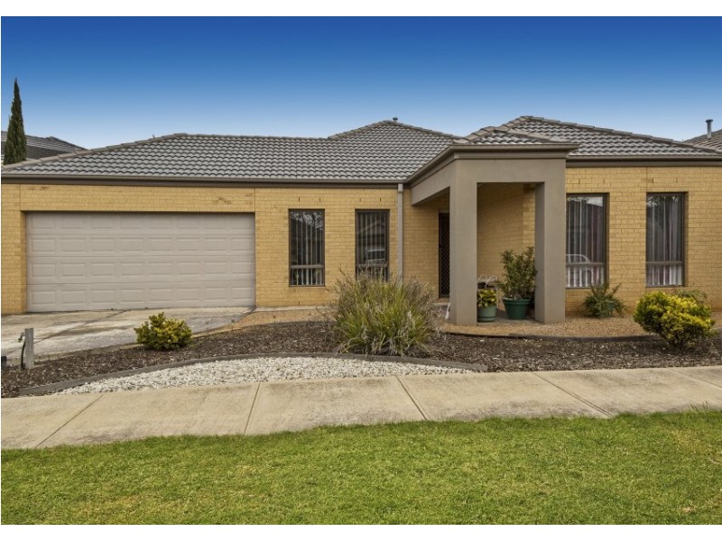 51 Lawson Way, Caroline Springs VIC 3023