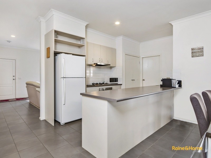 51 Lawson Way, Caroline Springs VIC 3023