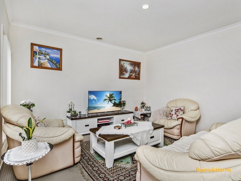 51 Lawson Way, Caroline Springs VIC 3023