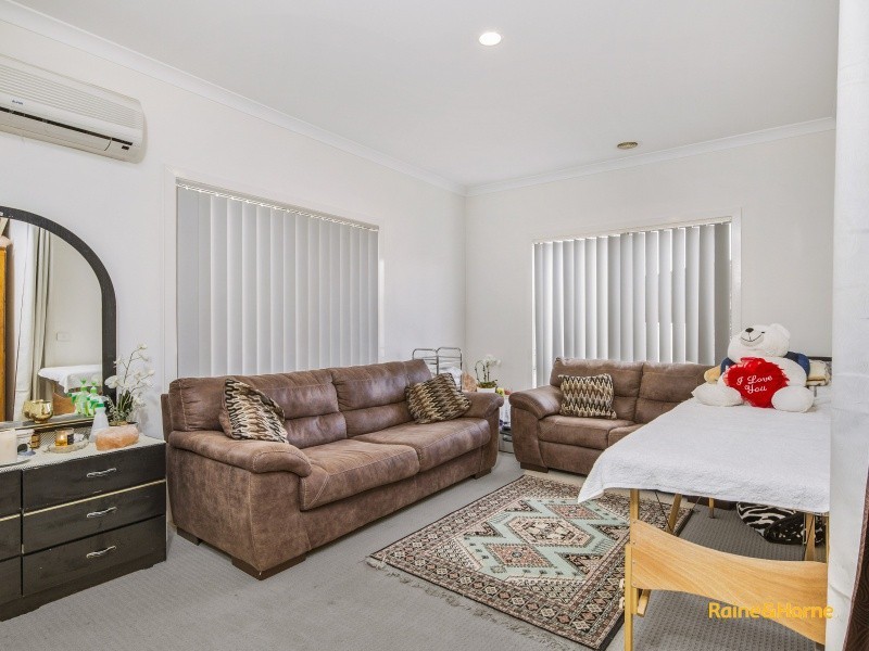 51 Lawson Way, Caroline Springs VIC 3023