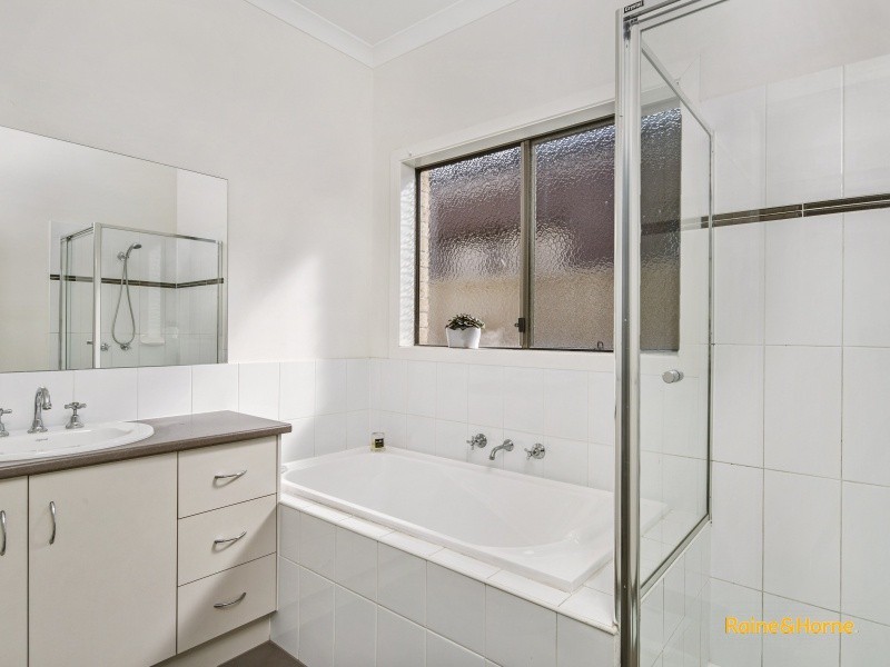 51 Lawson Way, Caroline Springs VIC 3023